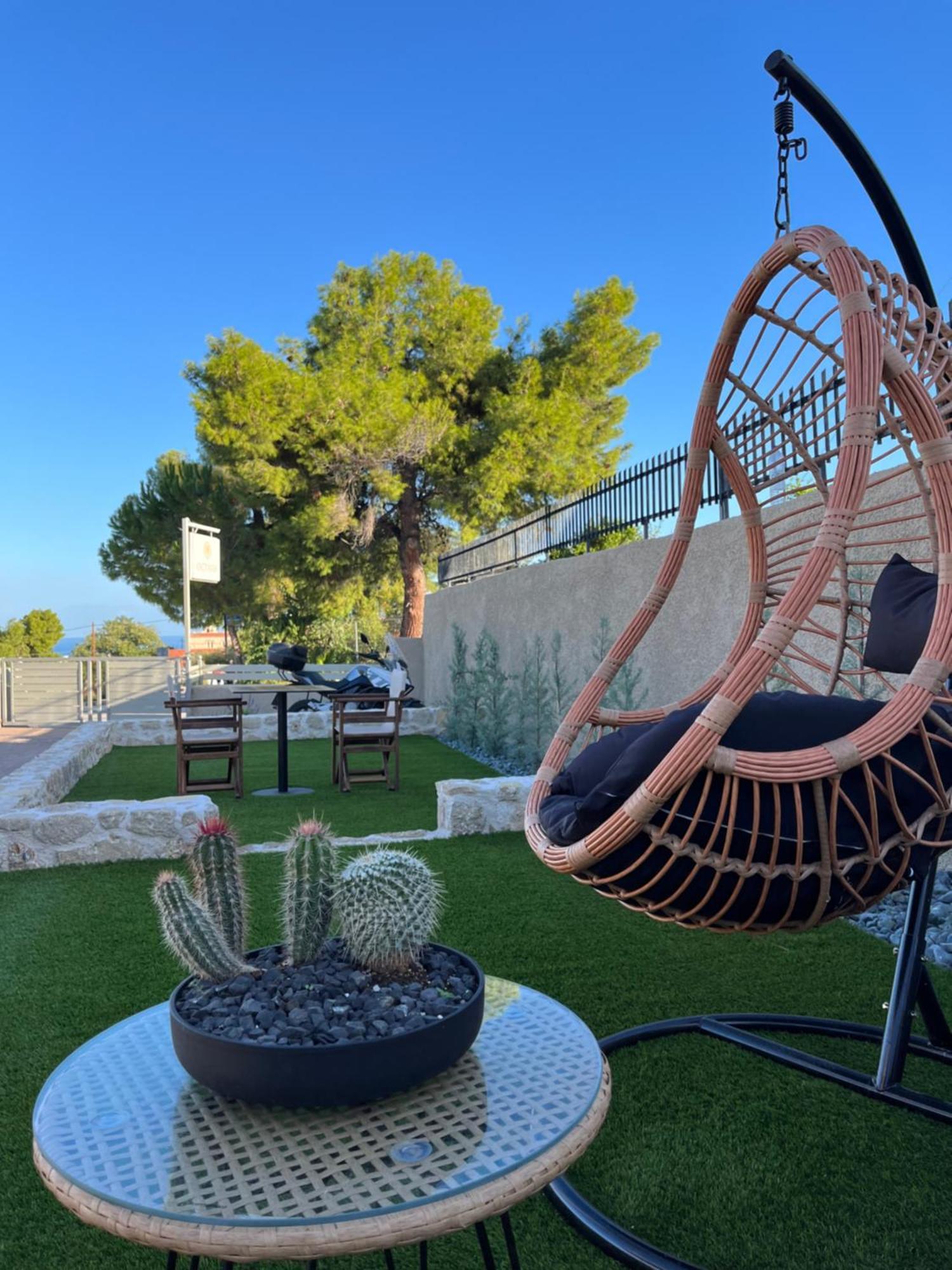 Octavia Rooms Corinth Екстериор снимка
